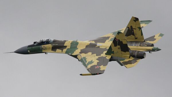 Многоцелевой истребитель Су-35, архивное фото Многоцелевой истребитель Су-35, архивное фото