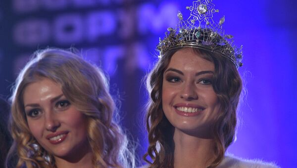 Владислава Вернер, победительница конкурса красоты Miss Snow Universe (справа) Владислава Вернер, победительница конкурса красоты Miss Snow Universe (справа)