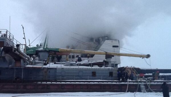 Пожар на судне Невский-32 в Ленобласти Пожар на судне Невский-32 в Ленобласти