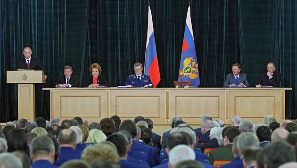 В.Путин на расширенной коллегии Генпрокуратуры РФ В.Путин на расширенной коллегии Генпрокуратуры РФ