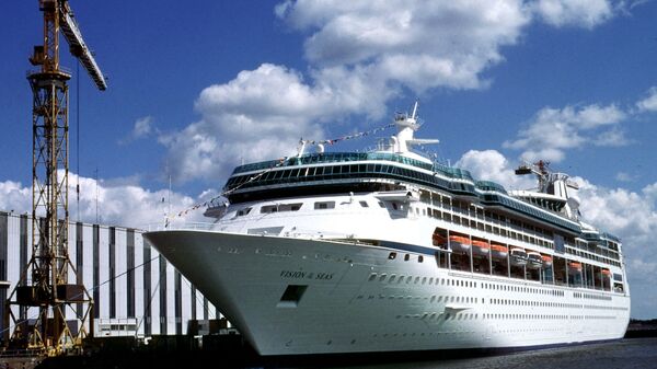 Круизный лайнер Vision of the Seas, на борту которого более 100 человек заразились норовирусом Круизный лайнер Vision of the Seas, на борту которого более 100 человек заразились норовирусом