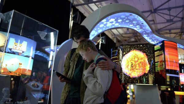 Посетители в Artplay. Архивное фото Посетители в Artplay. Архивное фото