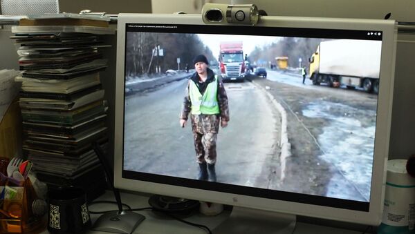 Видео о вымогательстве денег при въезде в Чебоксары с водителя большегрузной фуры Видео о вымогательстве денег при въезде в Чебоксары с водителя большегрузной фуры
