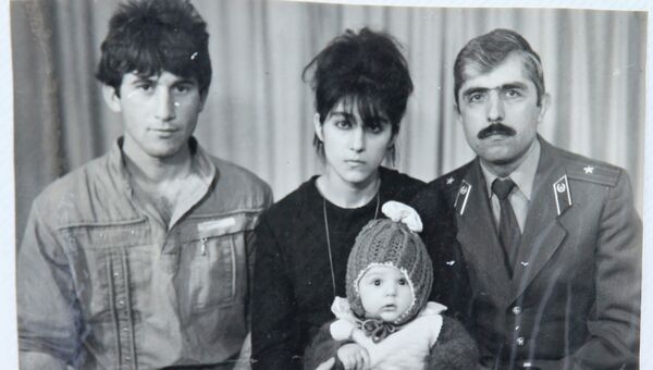 Тамерлан Царнаев со своими родителями и дядей Тамерлан Царнаев со своими родителями и дядей