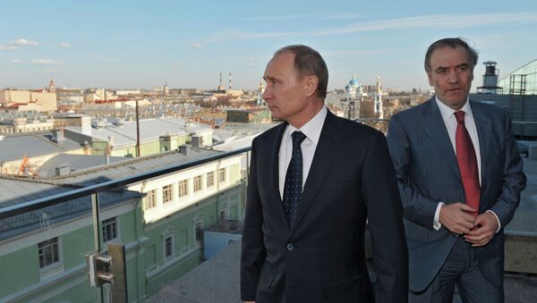 В.Путин осмотрел Новую сцену Мариинского театра В.Путин осмотрел Новую сцену Мариинского театра