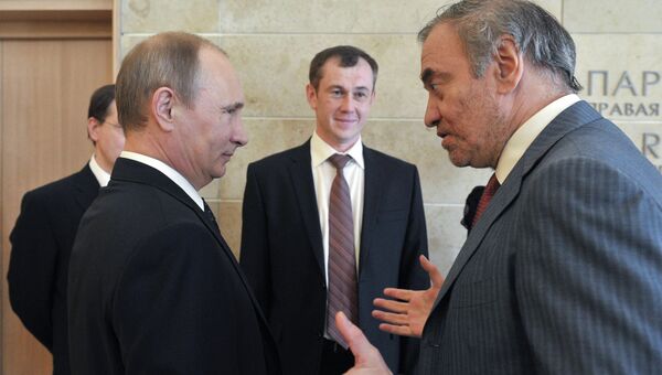 В.Путин осмотрел Новую сцену Мариинского театра В.Путин осмотрел Новую сцену Мариинского театра