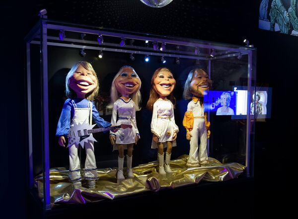 Куклы участников группы ABBA в музее Стокгольма Куклы участников группы ABBA в музее Стокгольма