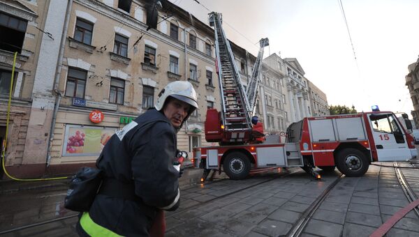 Пожар в выселенном доме на улице Нижняя Красносельская Пожар в выселенном доме на улице Нижняя Красносельская