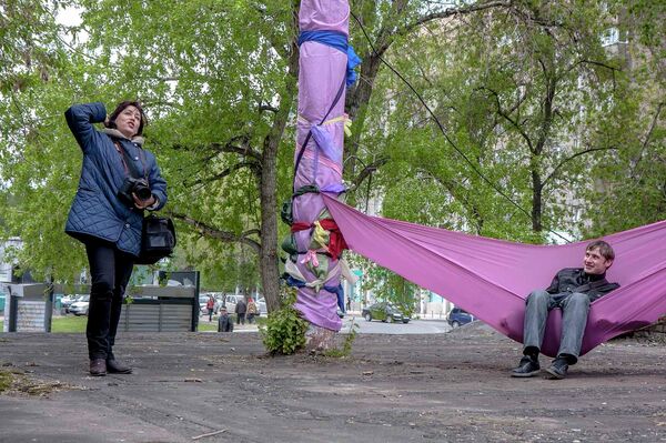 Немецкие художники создали скульптуры из мусора в центре Новосибирска Немецкие художники создали скульптуры из мусора в центре Новосибирска