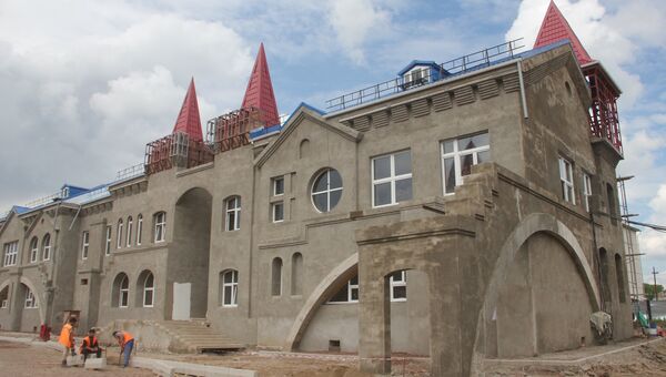 Детский сад в виде старинного замка в поселке под Красноярском Детский сад в виде старинного замка в поселке под Красноярском