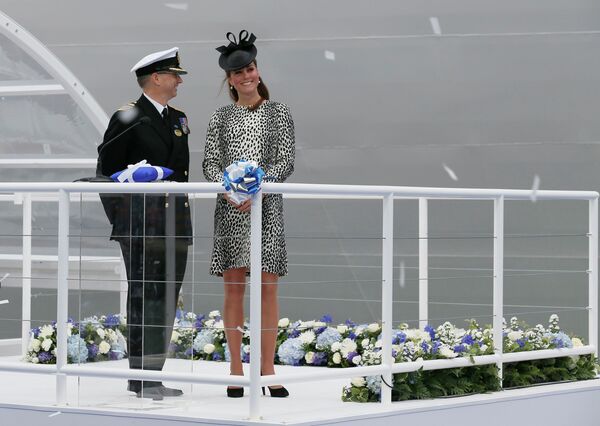 Герцогиня Кембриджская Кейт на церемонии крещения круизного лайнера Royal Princess в Саутгемптоне Герцогиня Кембриджская Кейт на церемонии крещения круизного лайнера Royal Princess в Саутгемптоне