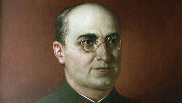 Какой пост занимал берия при сталине