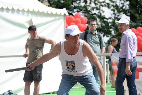Летний праздник The Moscow News Culture Clash – Gorodki & BBQ Party Летний праздник The Moscow News Culture Clash – Gorodki & BBQ Party