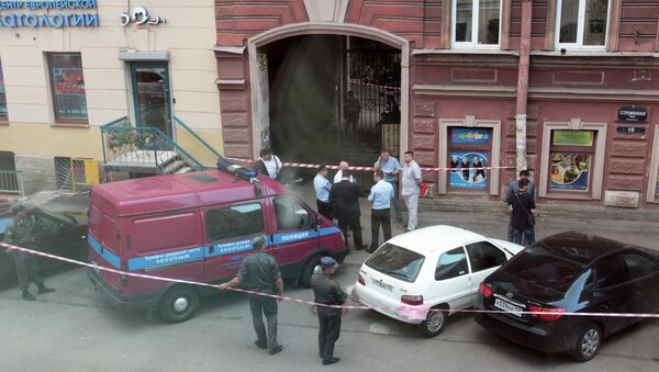 Сотрудники полиции на месте взрыва на Стремянной улице в Санкт-Петербурге Сотрудники полиции на месте взрыва на Стремянной улице в Санкт-Петербурге