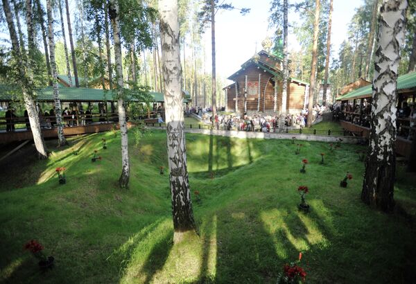 Мужской монастырь в Ганиной Яме Мужской монастырь в Ганиной Яме