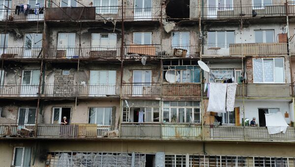 Аварийный пятиэтажный дом по улице Октябрьская в городе Цхинвал Аварийный пятиэтажный дом по улице Октябрьская в городе Цхинвал