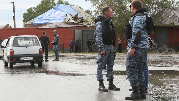 Взрыв у здания РОВД в Сунженском районе Чечни Взрыв у здания РОВД в Сунженском районе Чечни