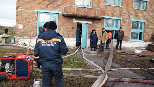 Прорыв коллектора оставил без горячей воды микрорайон Бердска, архивное фото Прорыв коллектора оставил без горячей воды микрорайон Бердска, архивное фото