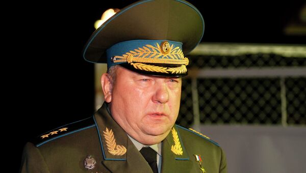 Командующий Воздушно-десантными войсками Владимир Шаманов на военном полигоне в Псковской области, где прогремел взрыв Командующий Воздушно-десантными войсками Владимир Шаманов на военном полигоне в Псковской области, где прогремел взрыв