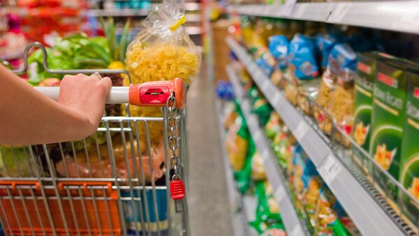 Покупка продуктов питания, архивное фото Покупка продуктов питания, архивное фото