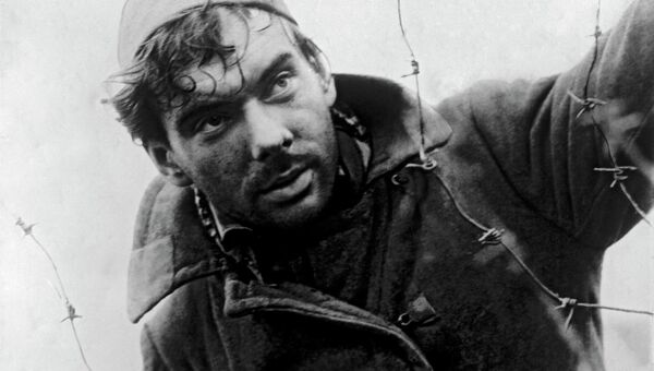 Алексей Баталов в фильме Летят журавли Алексей Баталов в фильме Летят журавли