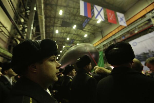 Дизель-электрическая подводная лодка Новороссийск во время церемонии спуска на воду Дизель-электрическая подводная лодка Новороссийск во время церемонии спуска на воду