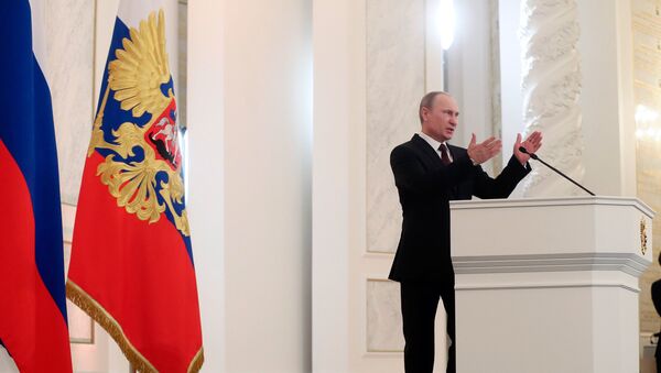 Президент России Владимир Путин во время оглашения ежегодного послания президента Российской Федерации Федеральному Собранию в Георгиевском зале Кремля. Президент России Владимир Путин во время оглашения ежегодного послания президента Российской Федерации Федеральному Собранию в Георгиевском зале Кремля.