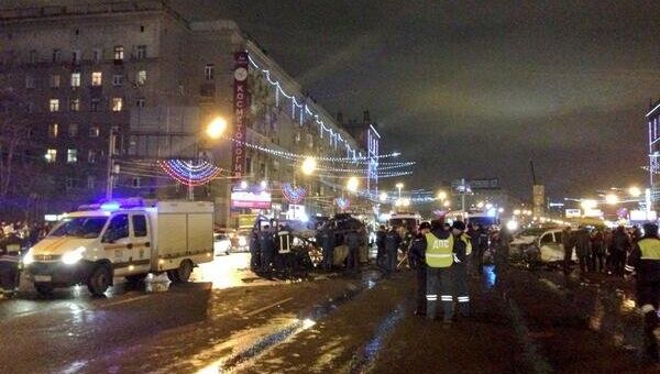 ДТП на Кутузовском проспекте в Москве. Фото с места события ДТП на Кутузовском проспекте в Москве. Фото с места события