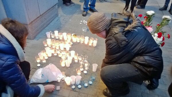 Петербуржцы зажгли 34 свечи в память о погибших в Волгограде Петербуржцы зажгли 34 свечи в память о погибших в Волгограде