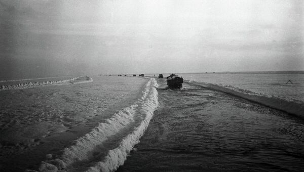 На водно-ледяной трассе Ладожского озера - Дороге жизни На водно-ледяной трассе Ладожского озера - Дороге жизни