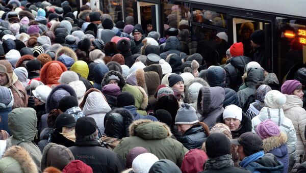 Очередь к Дарам волхвов в Петербурге. Фото с места события Очередь к Дарам волхвов в Петербурге. Фото с места события