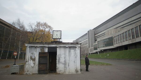 На территории завода имени И.А. Лихачева в Москве На территории завода имени И.А. Лихачева в Москве