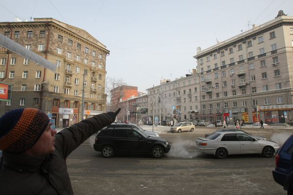 Историк Евгений Антропов проводит экскурсию по Новосибирску Историк Евгений Антропов проводит экскурсию по Новосибирску