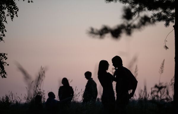 Посетители на международном фестивале ландшафтных объектов в Никола-Ленивце Калужской области. Посетители на международном фестивале ландшафтных объектов в Никола-Ленивце Калужской области.