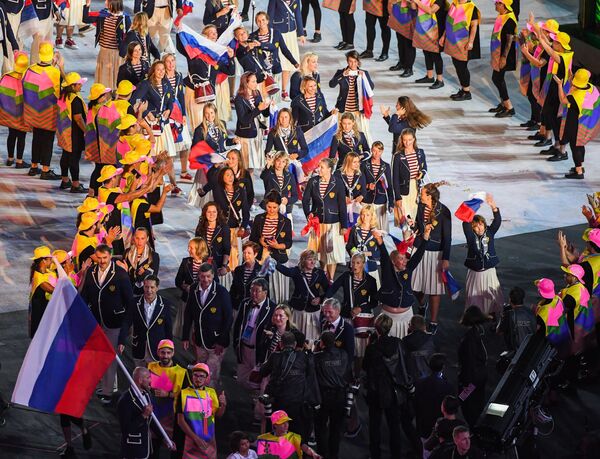 Представители России во время парада атлетов на церемонии открытия XXXI летних Олимпийских игр в Рио-де-Жанейро Представители России во время парада атлетов на церемонии открытия XXXI летних Олимпийских игр в Рио-де-Жанейро