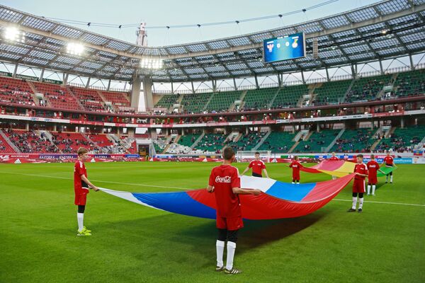 Государственные флаги России и Ганы Государственные флаги России и Ганы