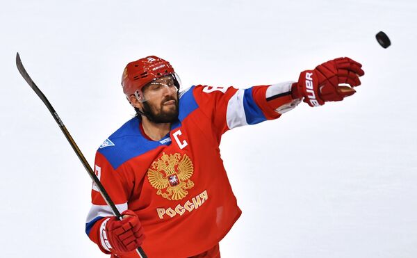 Нападающий сборной России Александр Овечкин Нападающий сборной России Александр Овечкин