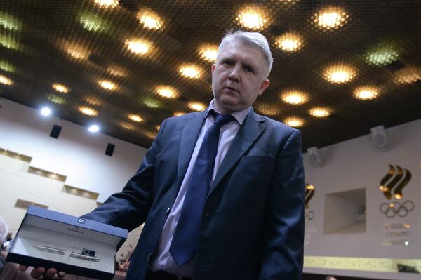 Специальный корреспондент агентства Р-Спорт Олег Богатов после вручения приза FIAS Серебряное перо Специальный корреспондент агентства Р-Спорт Олег Богатов после вручения приза FIAS Серебряное перо
