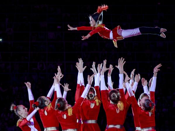 Участники гала-концерта Гран-при Москвы по художественной гимнастике Участники гала-концерта Гран-при Москвы по художественной гимнастике
