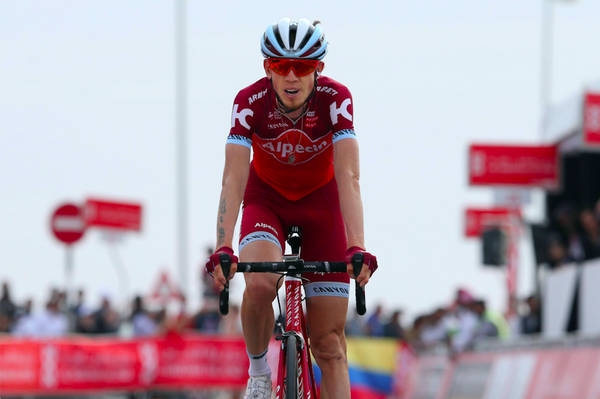 Российский велогонщик швейцарской команды Katusha-Alpecin Ильнур Закарин во время выступления на Туре Абу-Даби Российский велогонщик швейцарской команды Katusha-Alpecin Ильнур Закарин во время выступления на Туре Абу-Даби