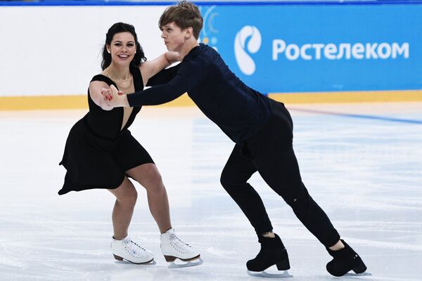 Елена Ильиных и Антон Шибнев Елена Ильиных и Антон Шибнев