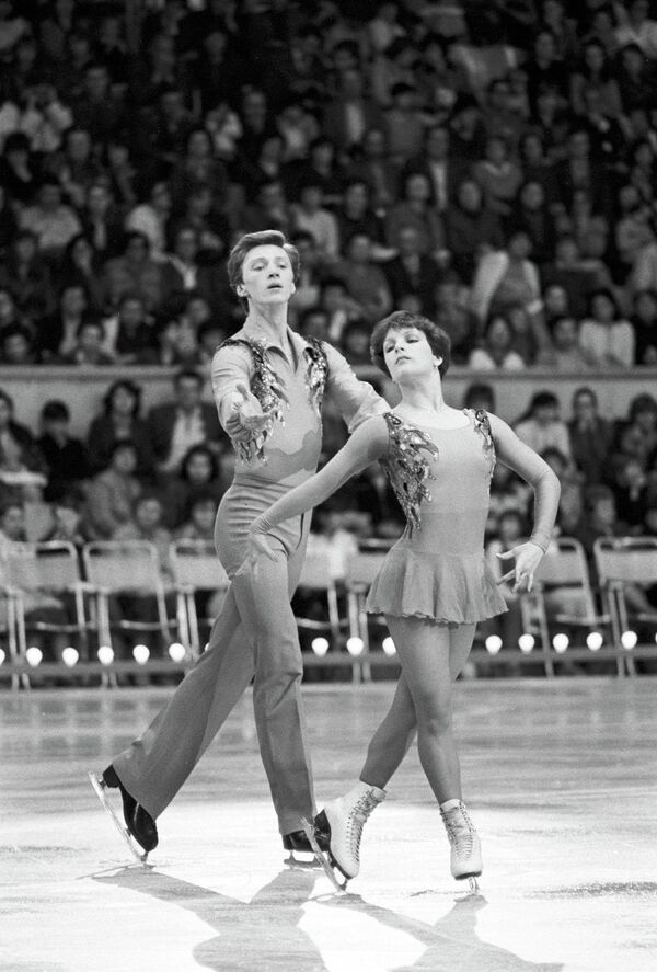 Елена Валова и Олег Васильев (архив, 1985 год) Елена Валова и Олег Васильев (архив, 1985 год)