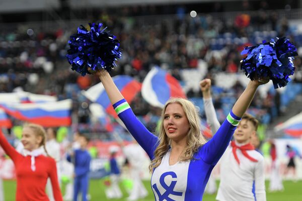 Девушки из группы поддержки ФК Крылья Советов Девушки из группы поддержки ФК Крылья Советов