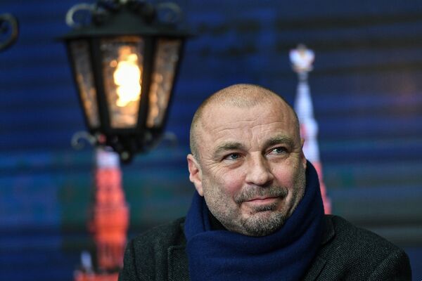 Тренер Александр Жулин Тренер Александр Жулин