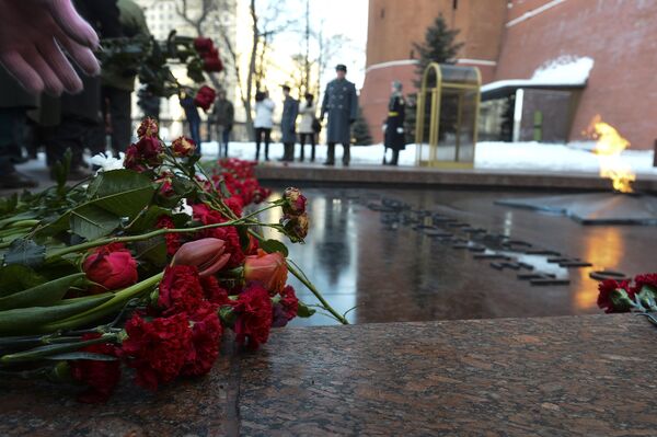Возложение цветов к Могиле Неизвестного Солдата Возложение цветов к Могиле Неизвестного Солдата