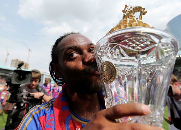 Нападающий ЦСКА Вагнер Лав радуется победе в Чемпионате России Нападающий ЦСКА Вагнер Лав радуется победе в Чемпионате России