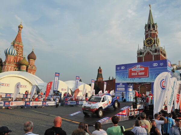 Автомобиль-участник ралли Шелковый путь Автомобиль-участник ралли Шелковый путь