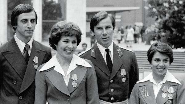 Фигуристы А.Горшков, Л.Пахомова, А.Зайцев и И.Роднина Фигуристы А.Горшков, Л.Пахомова, А.Зайцев и И.Роднина