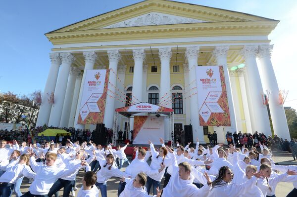 Участники акции в поддержку Эстафеты Олимпийского огня в Рязани Участники акции в поддержку Эстафеты Олимпийского огня в Рязани