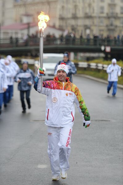 Олимпийский чемпион по фигурному катанию Алексей Урманов Олимпийский чемпион по фигурному катанию Алексей Урманов